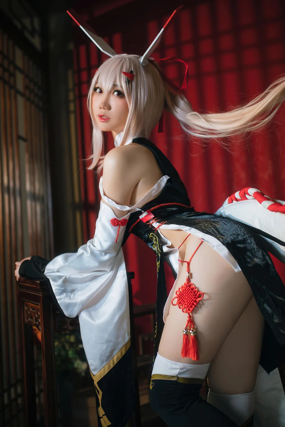 焖焖碳_碧蓝航线·绫波_旗袍_新岁之鬼神_25P_417MB tg@simisebaisi 【丝足阁】004.webp